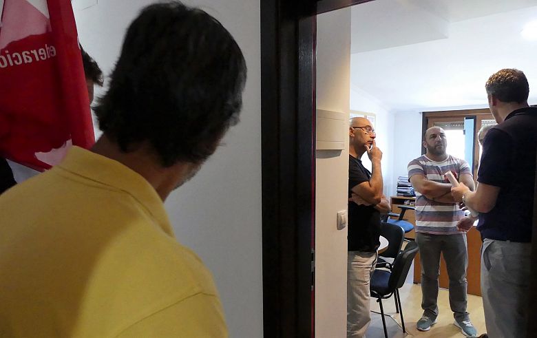 17-07-13 OcupacionOficinasUTEponteRande03.JPG